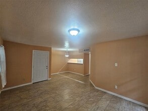 Building Photo - 10601 South Dr