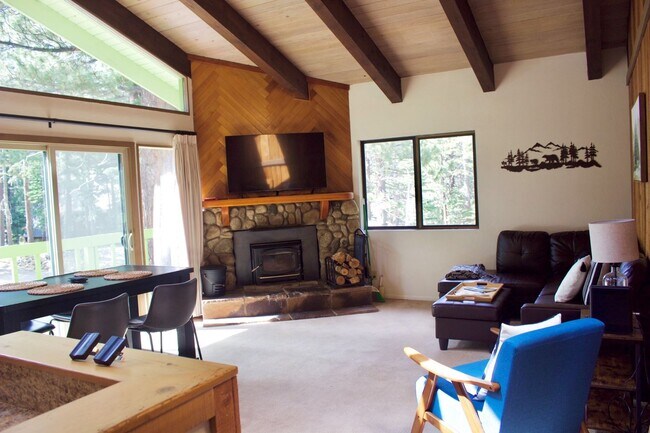 Foto del edificio - Introducing Your Ideal Retreat in a Prime Location!