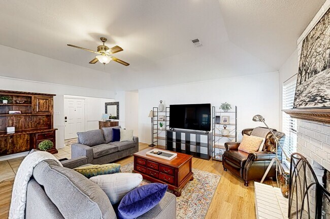 Foto del edificio - 941 Lakeridge Dr