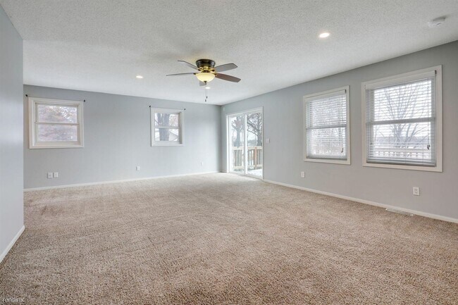 Building Photo - 16735 Xylite St NE