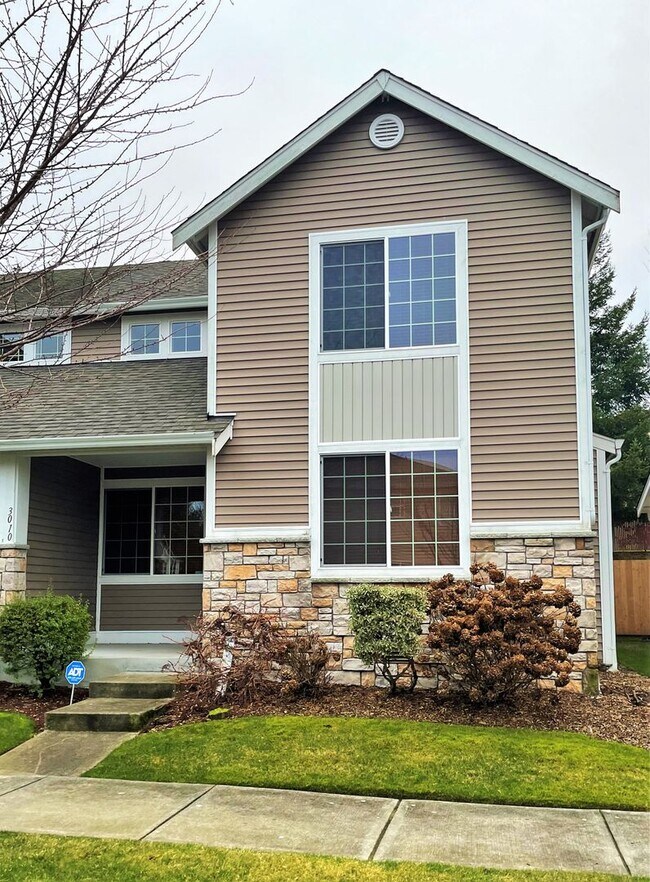 Building Photo - LOW MAINTENANCE Port Orchard Townhome - Hi...