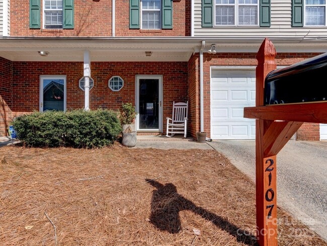 Foto del edificio - 2107 Lennoxshire Square Ct