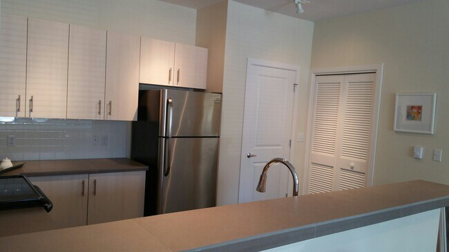 Building Photo - 1110 SW 160th Ave