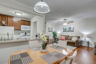 Building Photo - 4727 W Alabama St