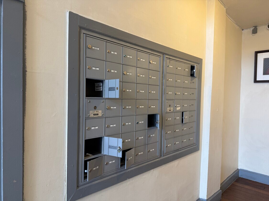 Foto del edificio - 108 N Chinook St