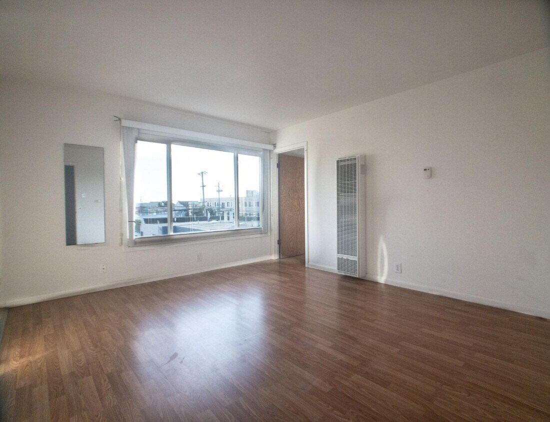 Foto principal - 1276 46th Ave