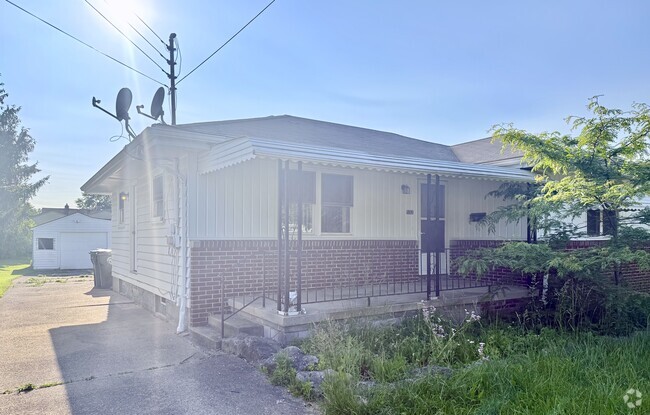 Building Photo - 532 N Dunlap Ave