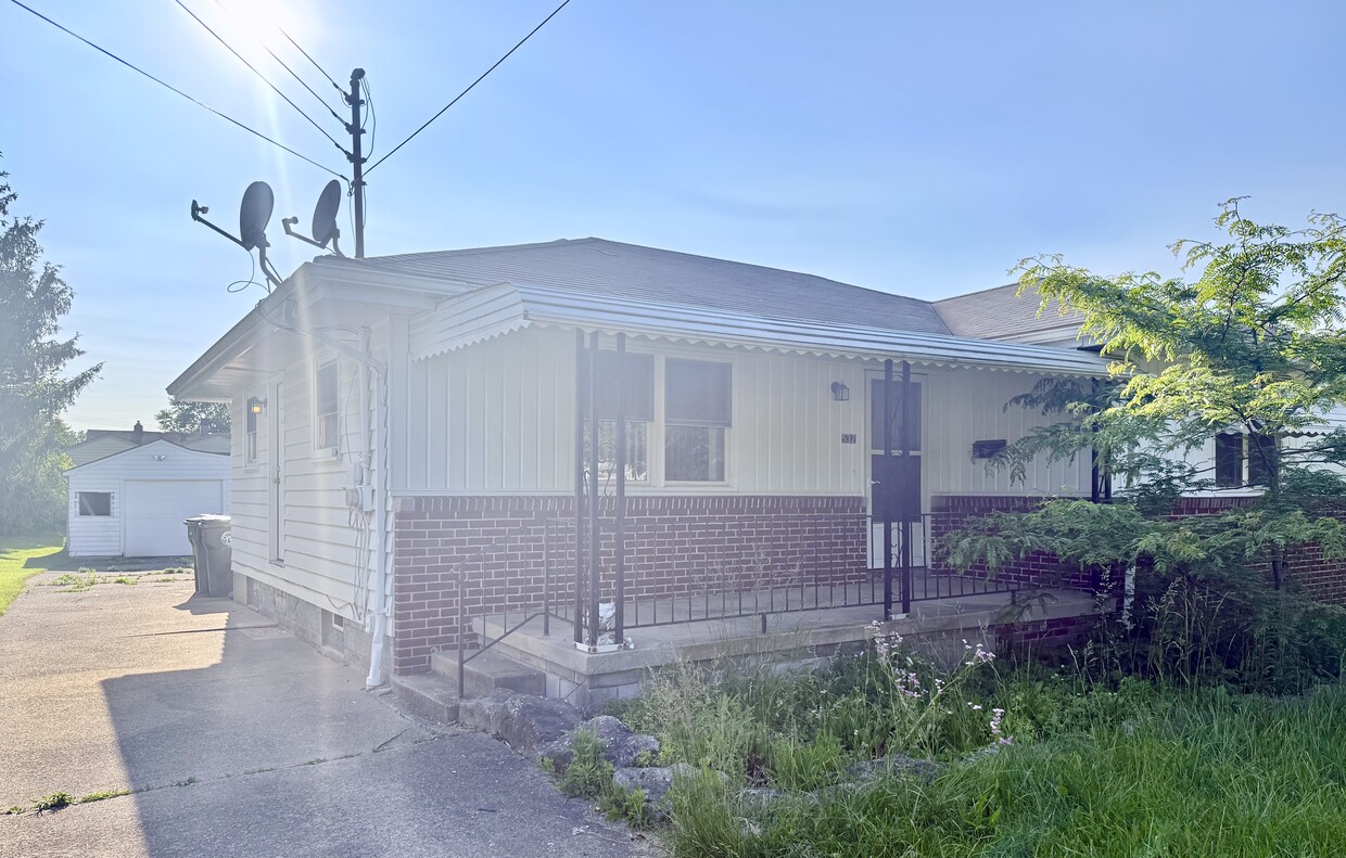 Primary Photo - 532 N Dunlap Ave
