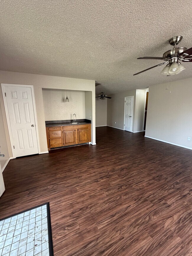 Foto del edificio - 7136 NW 115th St