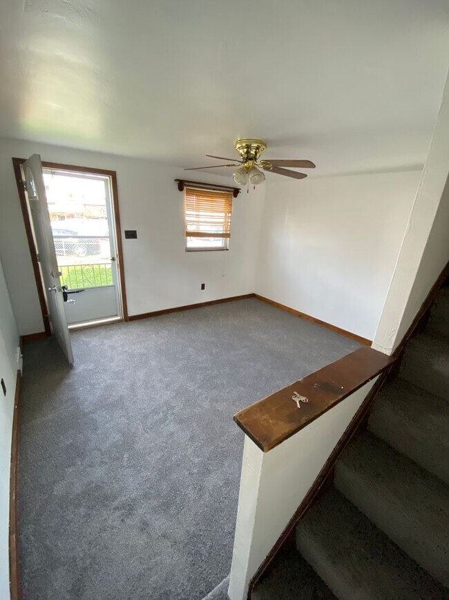 Quaint Two BD in Mount Oliver Available Fe... House Rental in