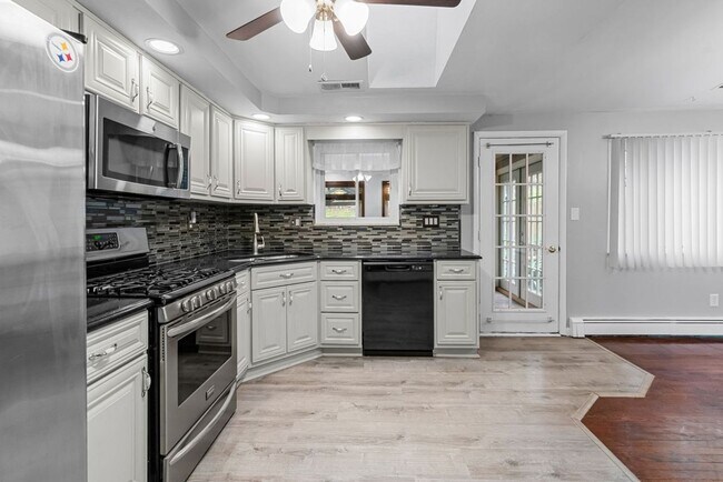 Building Photo - Newly Renovated 3 Bedroom Home In Plum.  Available Immediately.  1/2 Off First Month's Rent!