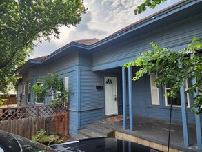 Building Photo - 601 S Hadden Ave