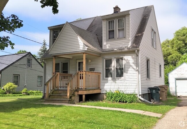 Building Photo - 922 N Fair Oaks Ave