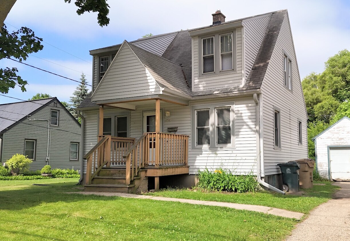 Foto principal - 922 N Fair Oaks Ave