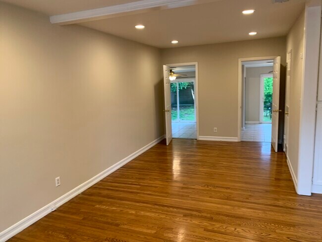 Building Photo - 2718 Armacost Ave