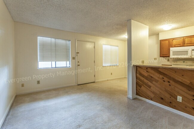 Foto del edificio - 1705 Heatheridge Rd