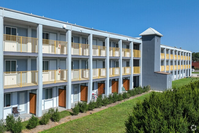 Building Photo - The Heights at Gateway Park