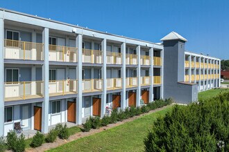 Building Photo - The Heights at Gateway Park