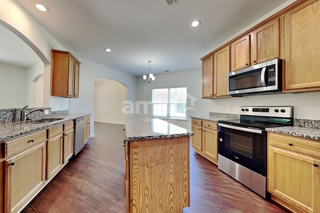 Building Photo - 37 Sand Live Oak Dr