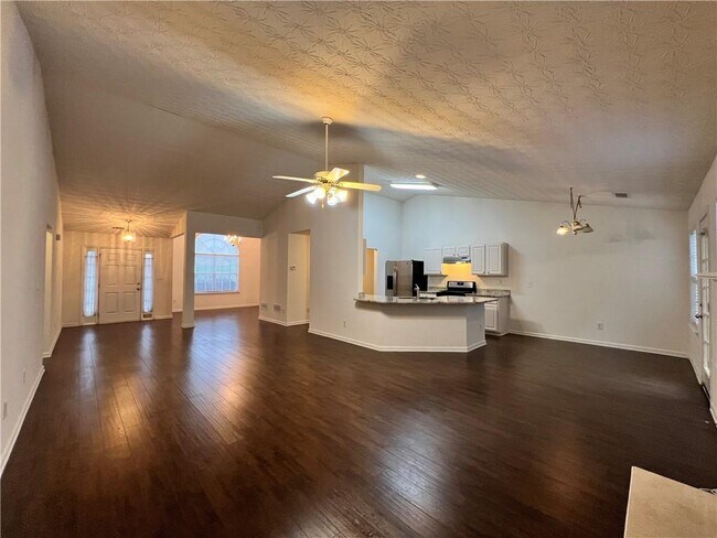 Foto del edificio - 3780 Crescent Walk Ln NE