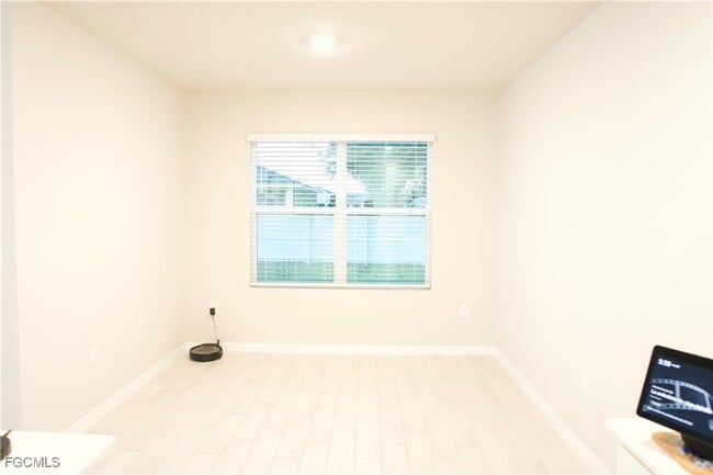 Building Photo - 413 SE 4th St