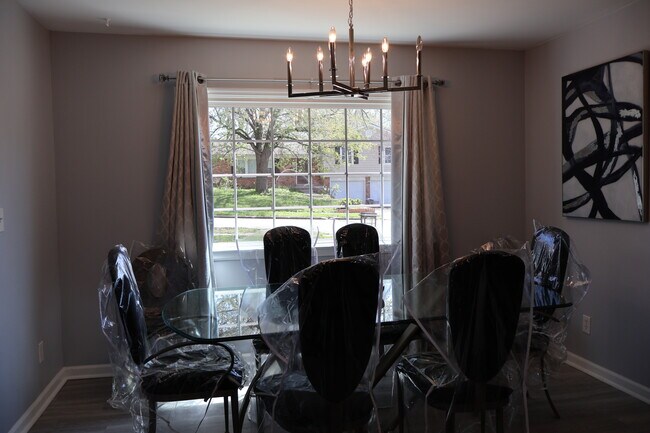 Building Photo - 3497 Castleton Hl