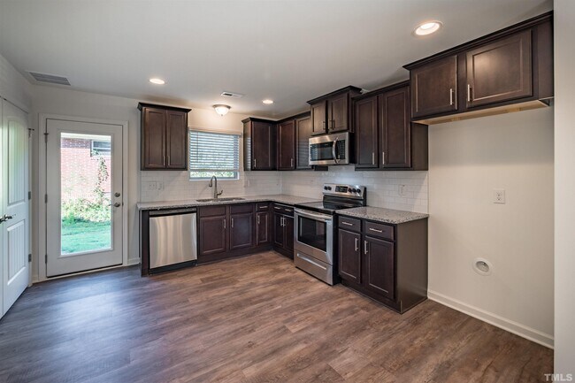 Building Photo - 521 Hobkirks Pl