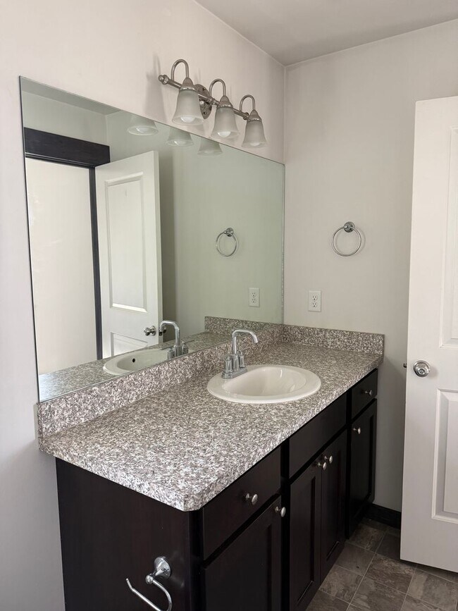 Foto del edificio - 1518 Butler Creek Ave