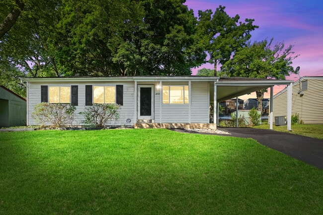 Building Photo - 12720 Missouri Bottom Rd