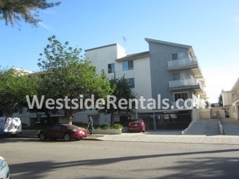 Primary Photo - 3734 S Canfield Ave