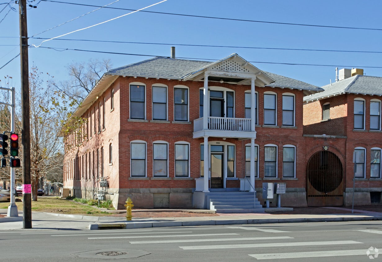 Primary Photo - 1002 Central Ave NW