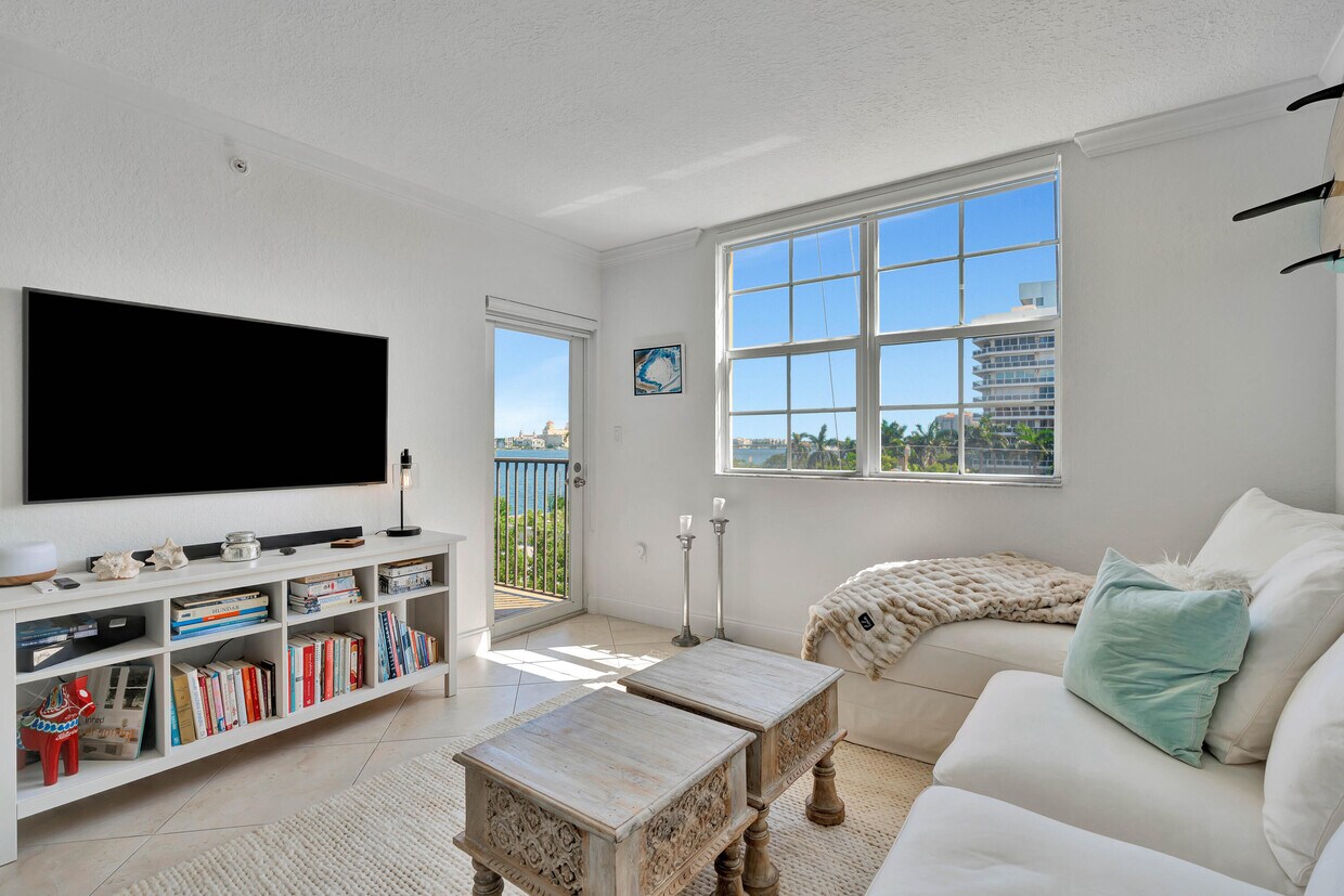 Primary Photo - 1801 N Flagler Dr