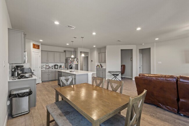 Building Photo - 14516 Bootes Dr