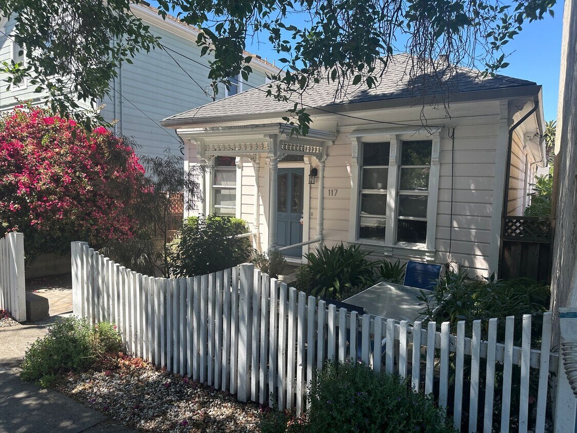 117 W I St, Benicia, CA 94510 House Rental in Benicia, CA