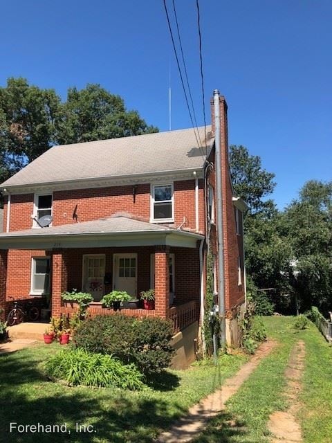 Building Photo - 214 Langhorne Ln