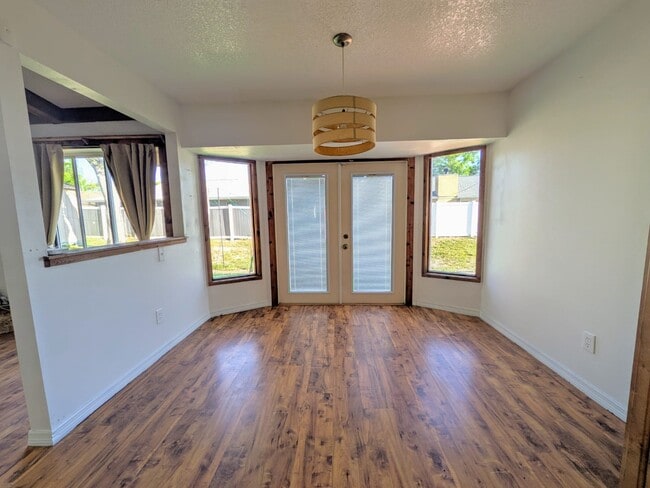 Foto del edificio - 4537 Malik Cresent