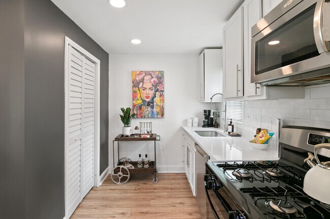 Foto del edificio - 1484 Moorhouse St