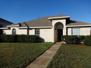 Building Photo - 1205 Rio Bravo Dr