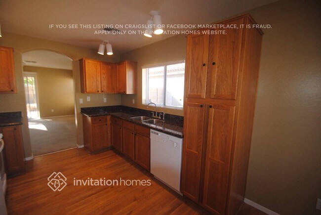 Foto del edificio - 12437 W Willow Ave