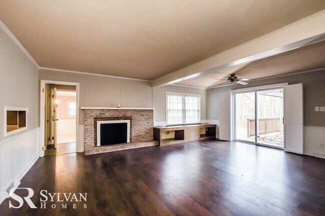 Foto del edificio - This lovely 4BR 2.5BA home is move in ready