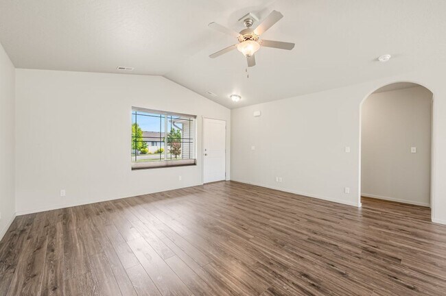 Foto del edificio - Montrose Rancher 3 bed 2 bath