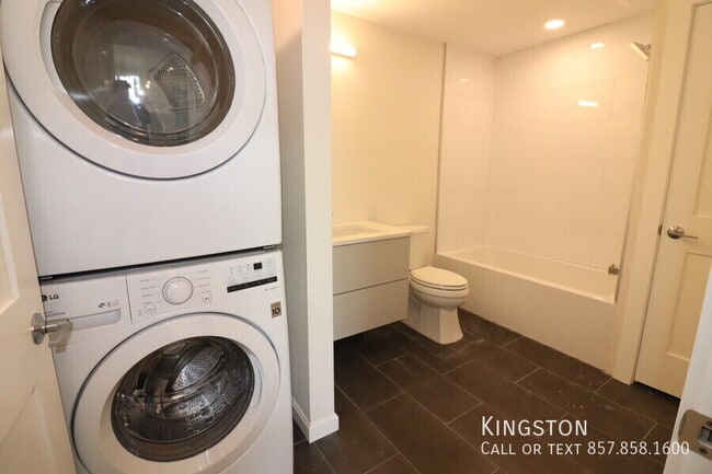 Photo - 458 Washington St Apartment