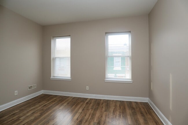 Foto del edificio - 2517 N Douglas St