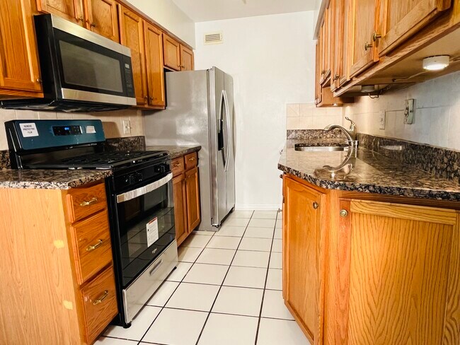 Foto del edificio - 1511 N Windsor Dr