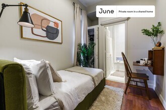 Building Photo - Room in Shared 4 bed/2 bath home in Hell's Kitchen