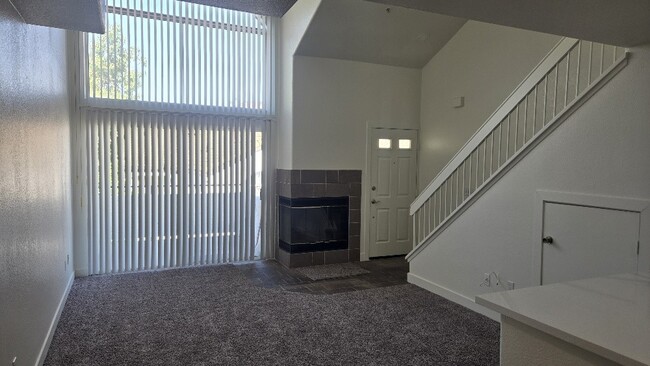 Building Photo - 13133 Le Parc Blvd