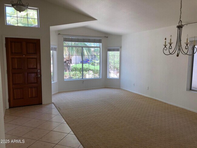 Foto del edificio - 4451 E Dry Creek Rd