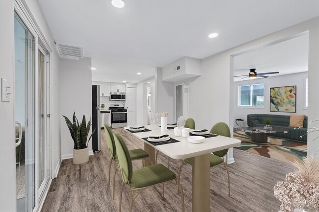 Building Photo - Avalon Townhomes