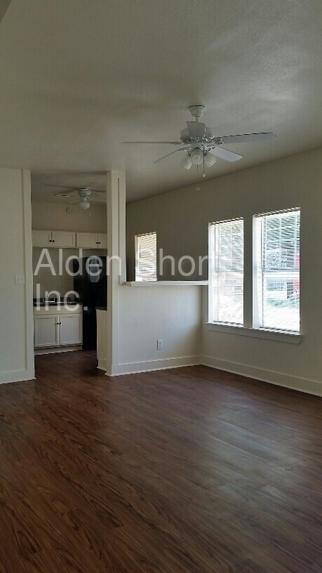 Foto del edificio - 925 S Tyler St