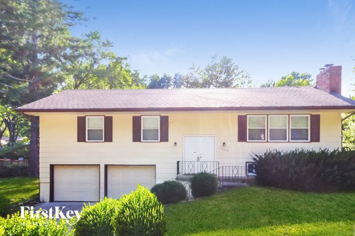 Foto principal - 1228 N Withers Rd
